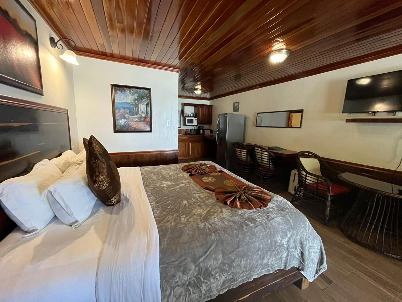 Captain Morgan'S Retreat ซานเปโดร ภายนอก รูปภาพ