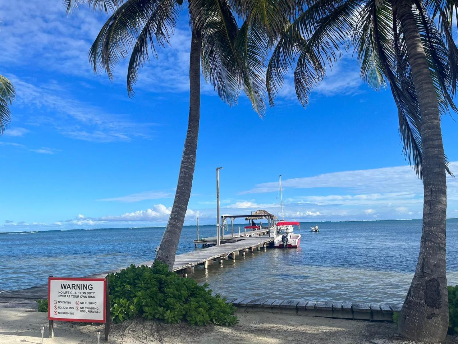 Captain Morgan'S Retreat ซานเปโดร ภายนอก รูปภาพ