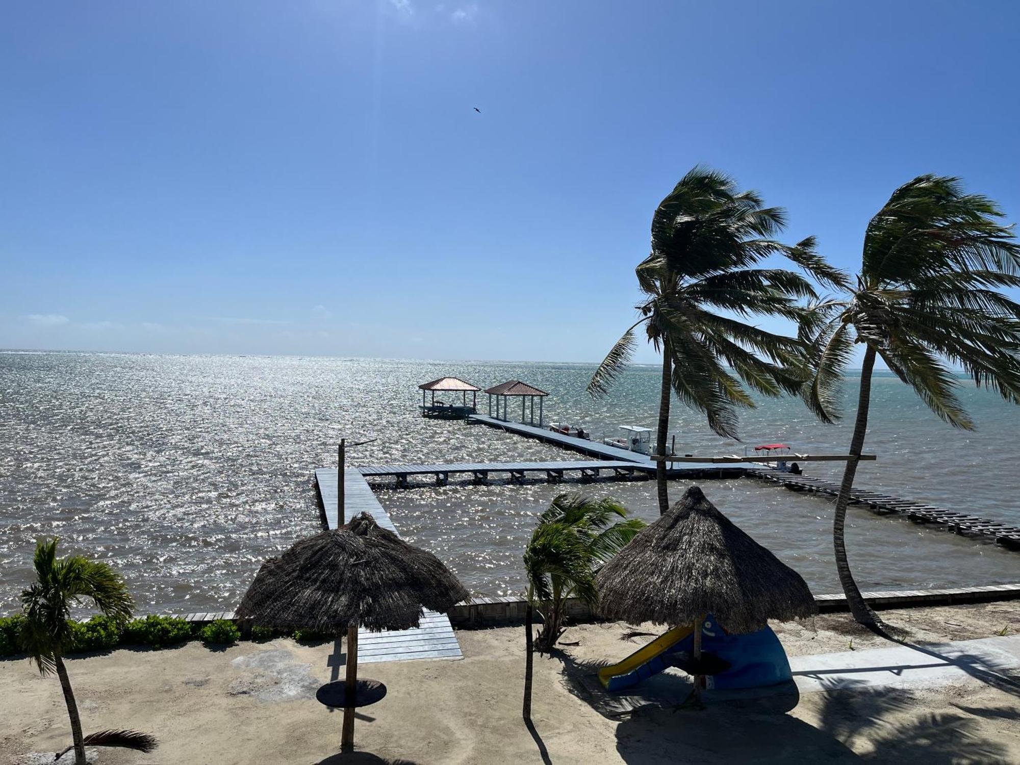 Captain Morgan'S Retreat ซานเปโดร ภายนอก รูปภาพ